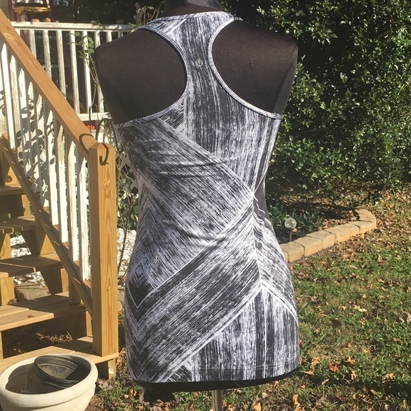 Lululemon  Racerback Heat Wave Black & White - Picture 5 of 9